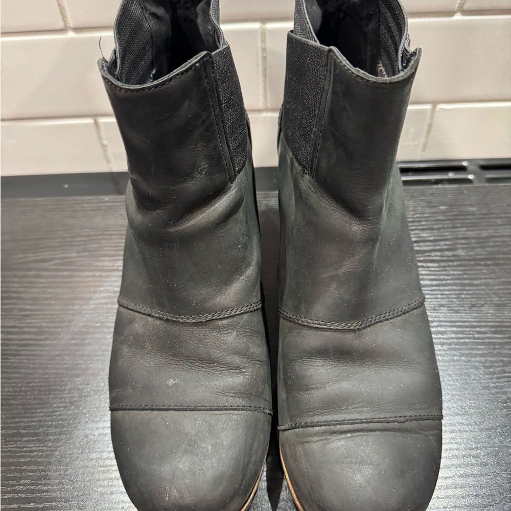 Sorel Black Leather Ankle Booties women’s 10.5 preowned